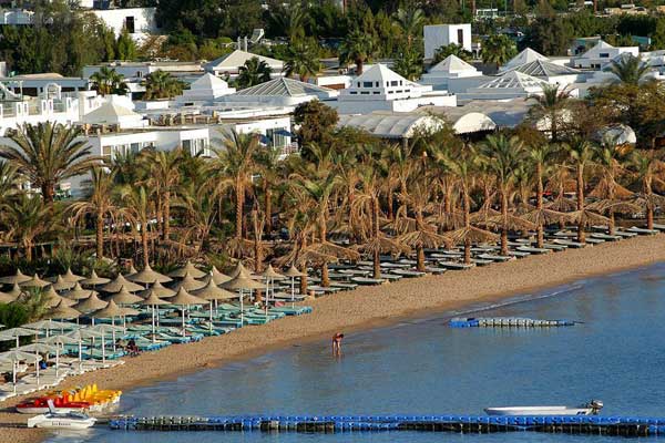 Фото пляж отеля Maritim Jolie Ville Resort Casino для отдыха с детьми зимой, Шарм