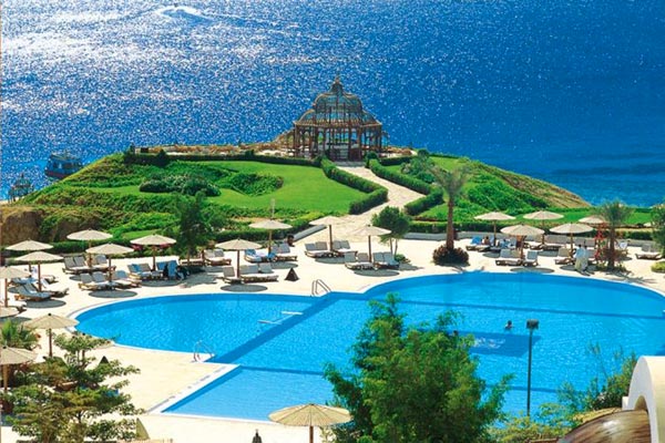 Фото видовое кафе Movenpick Resort 5* в Шарме