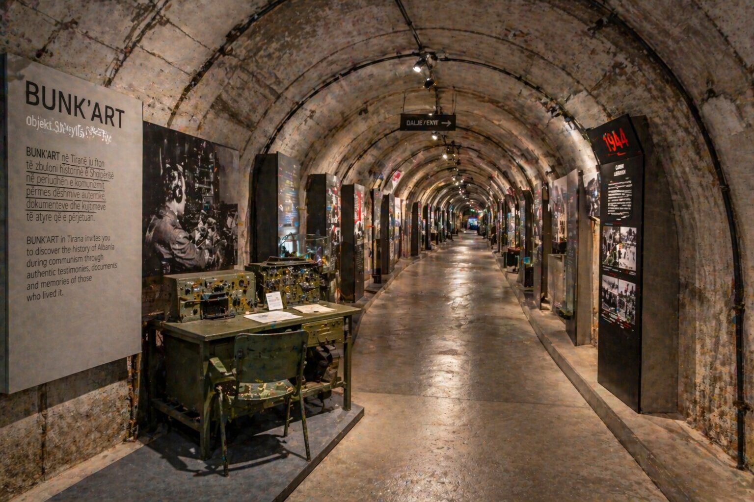 Bunk’Art — підземний музей в Албанії, розташований у колишньому військовому бункері