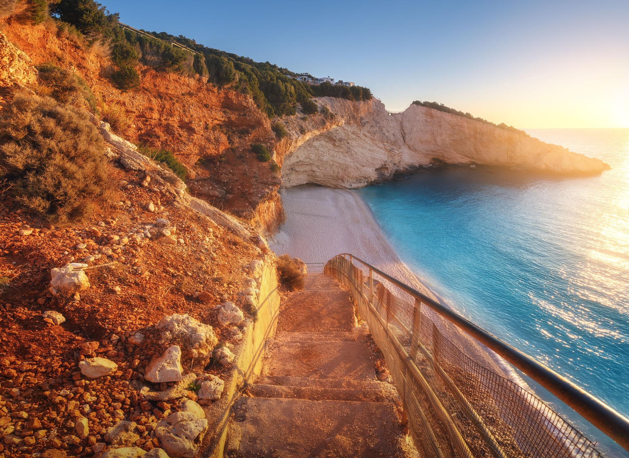 Пляж Porto Katsiki на Лефкаде — белые скалы и бирюзовое море материковой Греции